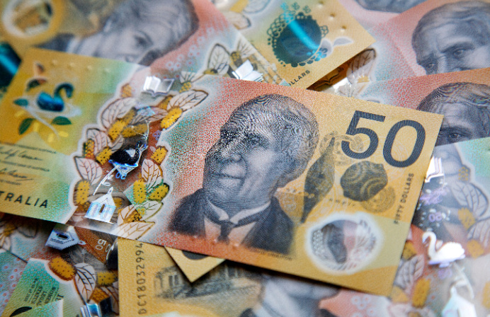 Macquarie no cash ban